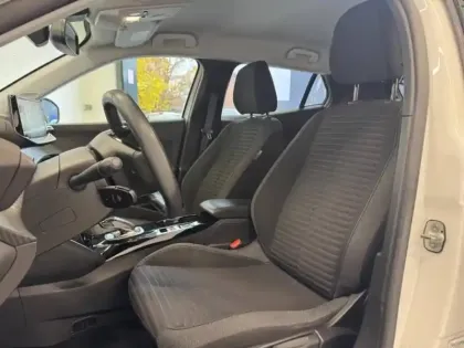 Photo 7 Peugeot 2008  e- 136ch Style