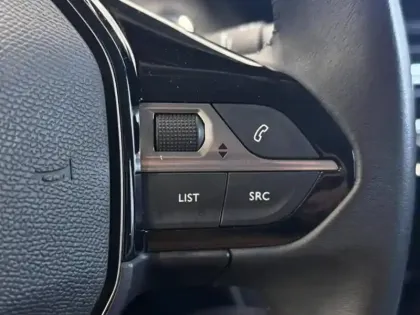 Photo 13 Peugeot 2008  e- 136ch Style