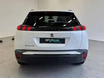 Photo 2 Peugeot 2008  e- 136ch Style