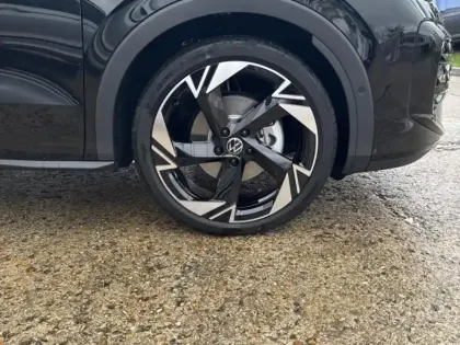 Photo 8 Volkswagen T-roc  1.5 eTSI 150ch R-Line DSG7