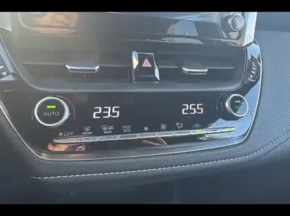 Photo 14 Toyota Corolla  Touring Spt 122h Design