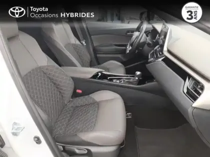 Photo 5 Toyota C-HR  122h Distinctive 2WD E-CVT MY22