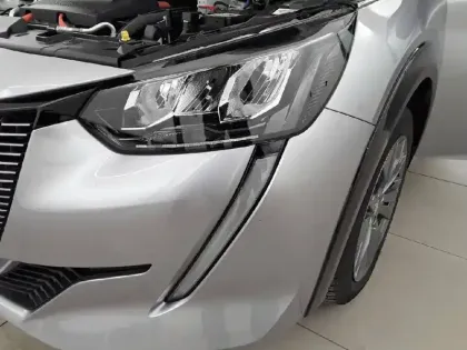 Photo 37 Peugeot 208  Electrique 50 kWh 136ch