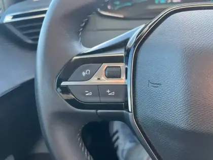 Photo 17 Peugeot 208  Electrique 50 kWh 136ch