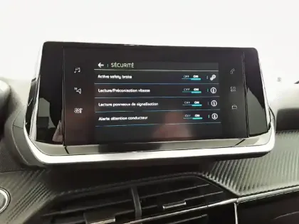 Photo 41 Peugeot 208  Electrique 50 kWh 136ch