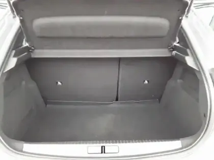 Photo 27 Peugeot 208  Electrique 50 kWh 136ch