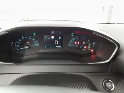 Photo 31 Peugeot 208  Electrique 50 kWh 136ch