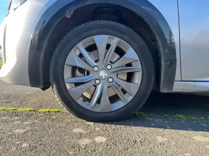 Photo 12 Peugeot 208  Electrique 50 kWh 136ch