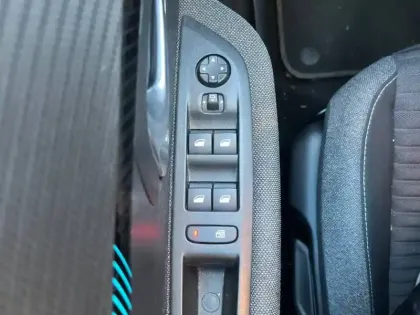 Photo 14 Peugeot 208  Electrique 50 kWh 136ch