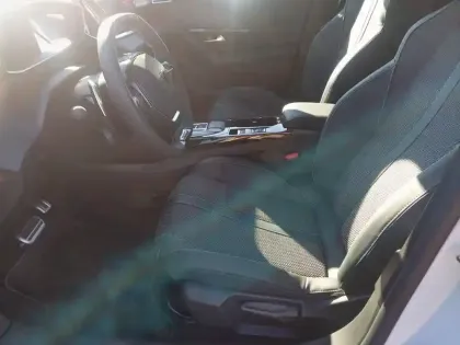 Photo 10 Peugeot 2008  Hybrid 145 e-DCS6