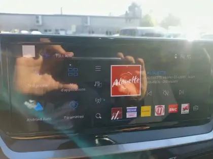 Photo 19 Peugeot 2008  Hybrid 145 e-DCS6