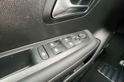 Photo 19 Peugeot 208  Hybrid 110 e-DCS6