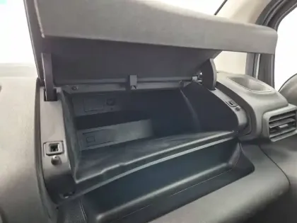 Photo 34 Peugeot Partner  FOURGON M 650 KG BLUEHDI 130 S&S EAT8