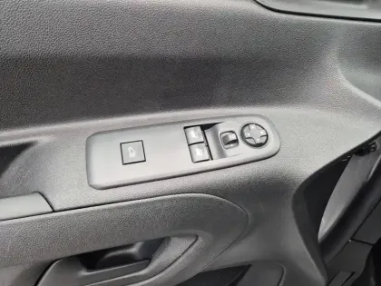 Photo 35 Peugeot Partner  FOURGON M 650 KG BLUEHDI 130 S&S EAT8