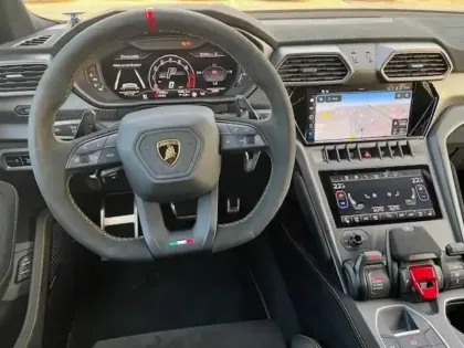 Photo 6 Lamborghini Urus  4.0 V8 666 ch BVA8