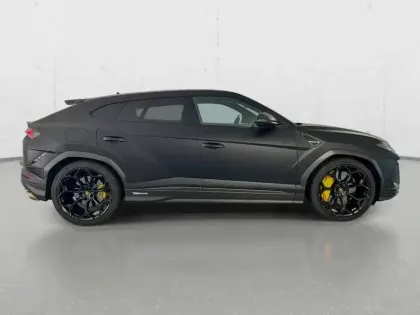 Photo 1 Lamborghini Urus  4.0 V8 666 ch BVA8