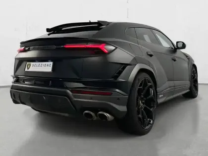 Photo 2 Lamborghini Urus  4.0 V8 666 ch BVA8