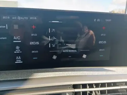 Photo 35 Peugeot 3008  Hybrid 145 e-DCS6