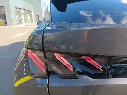 Photo 37 Peugeot 3008  Hybrid 145 e-DCS6