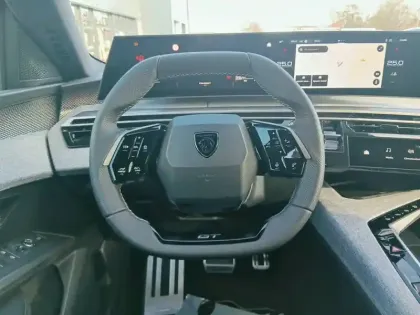 Photo 29 Peugeot 3008  Hybrid 145 e-DCS6