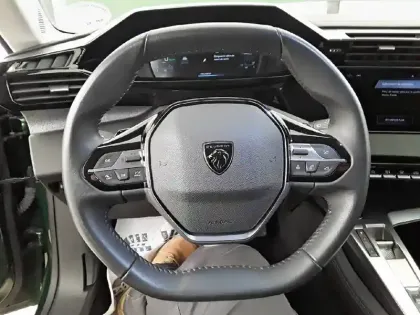 Photo 29 Peugeot 308  PHEV 180 e-EAT8