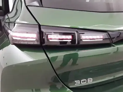 Photo 37 Peugeot 308  PHEV 180 e-EAT8