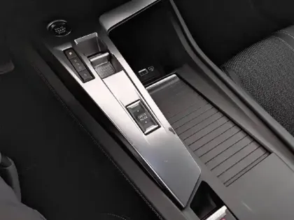 Photo 34 Peugeot 308  PHEV 180 e-EAT8