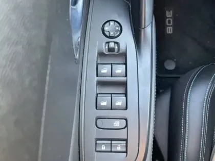 Photo 18 Peugeot 308  PHEV 180 e-EAT8