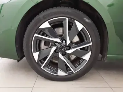 Photo 33 Peugeot 308  PHEV 180 e-EAT8