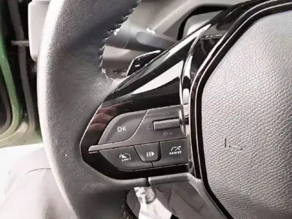 Photo 45 Peugeot 308  PHEV 180 e-EAT8