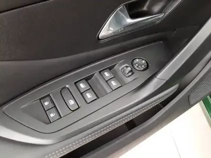 Photo 47 Peugeot 308  PHEV 180 e-EAT8