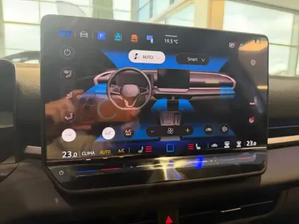 Photo 22 Volkswagen T-roc  1.5 eTSI EVO2 Hybrid 150 ch DSG7