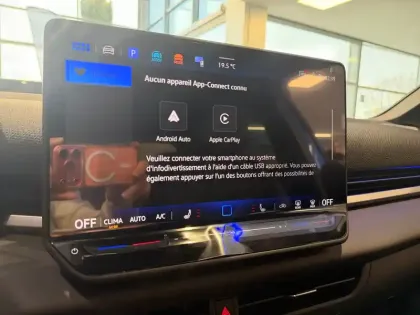 Photo 20 Volkswagen T-roc  1.5 eTSI EVO2 Hybrid 150 ch DSG7