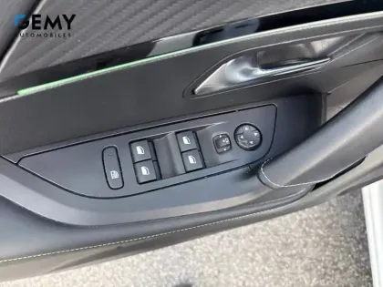 Photo 11 Peugeot 2008  Electrique 136 ch