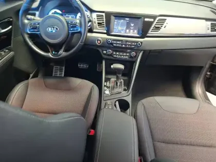 Photo 8 Kia Niro  1.6 GDi Hybride 141 ch DCT6