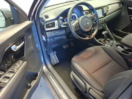 Photo 6 Kia Niro  1.6 GDi Hybride 141 ch DCT6