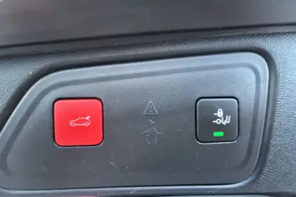 Photo 12 Peugeot 3008  Hybrid 225 e-EAT8