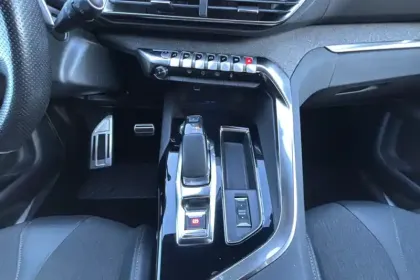 Photo 14 Peugeot 3008  Hybrid 225 e-EAT8