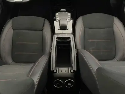 Photo 32 Mercedes CLA  Coupé 200 7G-DCT