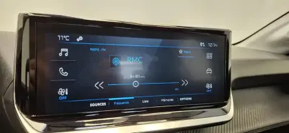 Photo 20 Peugeot 208  PureTech 75 S&S BVM5