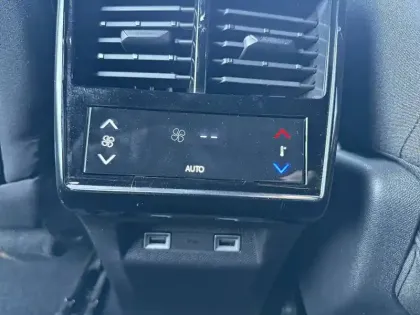 Photo 29 DS Ds 7 DS7 Crossback PureTech 180 EAT8