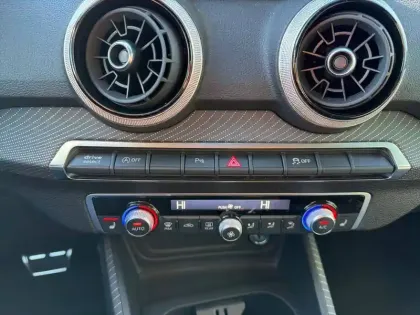 Photo 21 Audi Q2  35 TFSI 150 S tronic 7