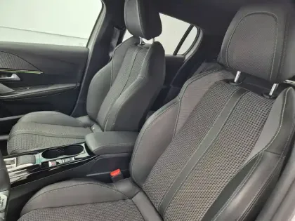 Photo 23 Peugeot 208  Electrique 50 kWh 136ch