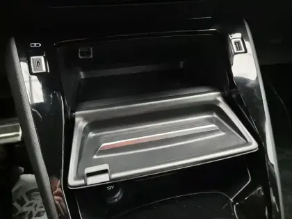 Photo 28 Peugeot 208  Electrique 50 kWh 136ch