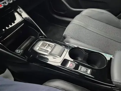 Photo 27 Peugeot 208  Electrique 50 kWh 136ch