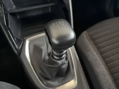 Photo 12 Peugeot 2008  PureTech 100 S&S BVM6