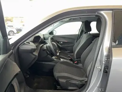 Photo 8 Peugeot 2008  PureTech 100 S&S BVM6