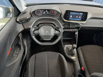 Photo 16 Peugeot 2008  PureTech 100 S&S BVM6