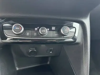 Photo 20 Opel Corsa  Electrique 136 ch & Batterie 50 kWh