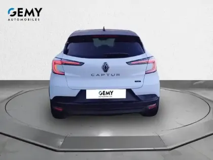 Photo 21 Renault Captur  E-Tech full hybrid 160 ch